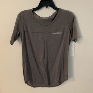 Lululemon gray t shirt